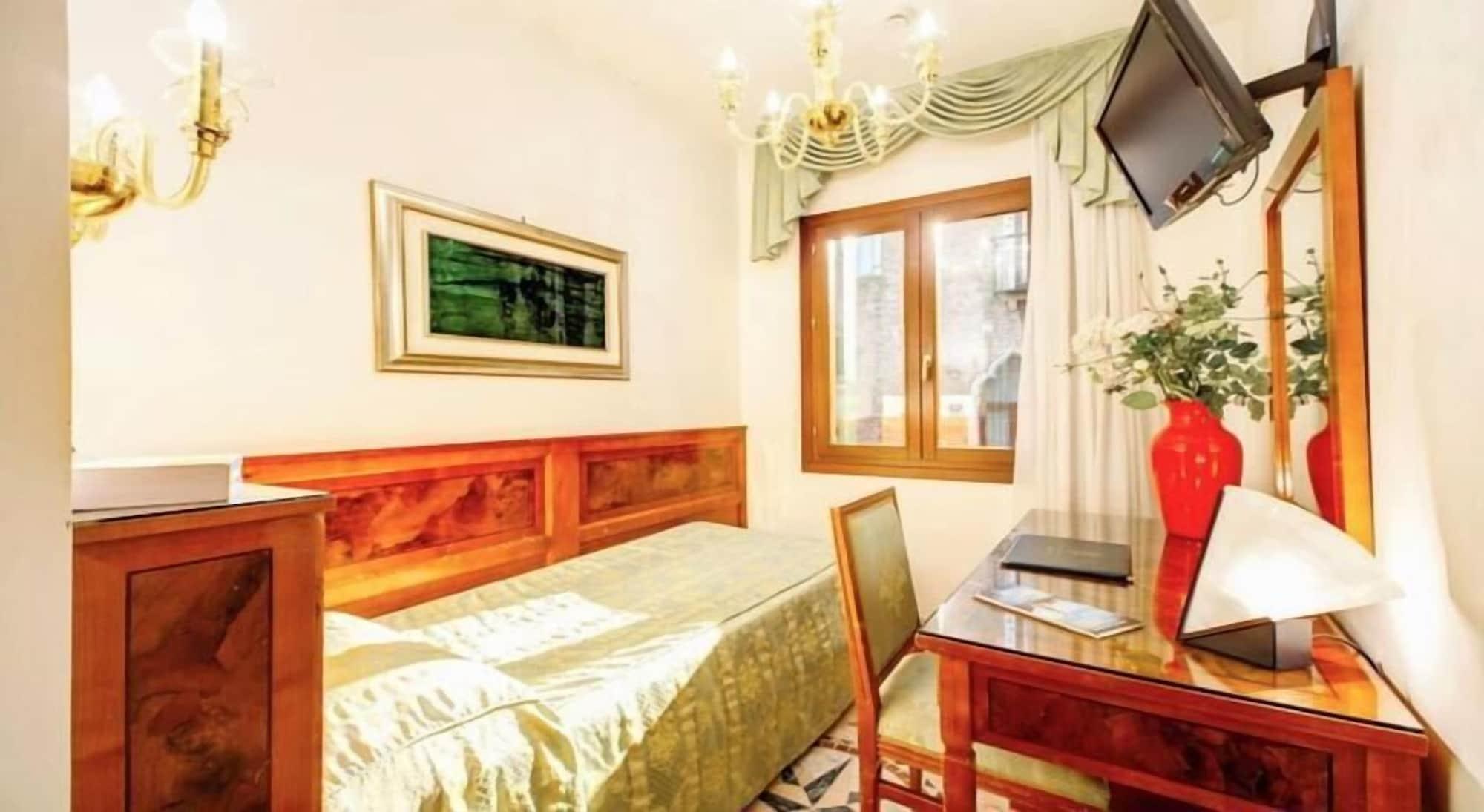 Antica Casa Carettoni Hotel เวนิส ภายนอก รูปภาพ
