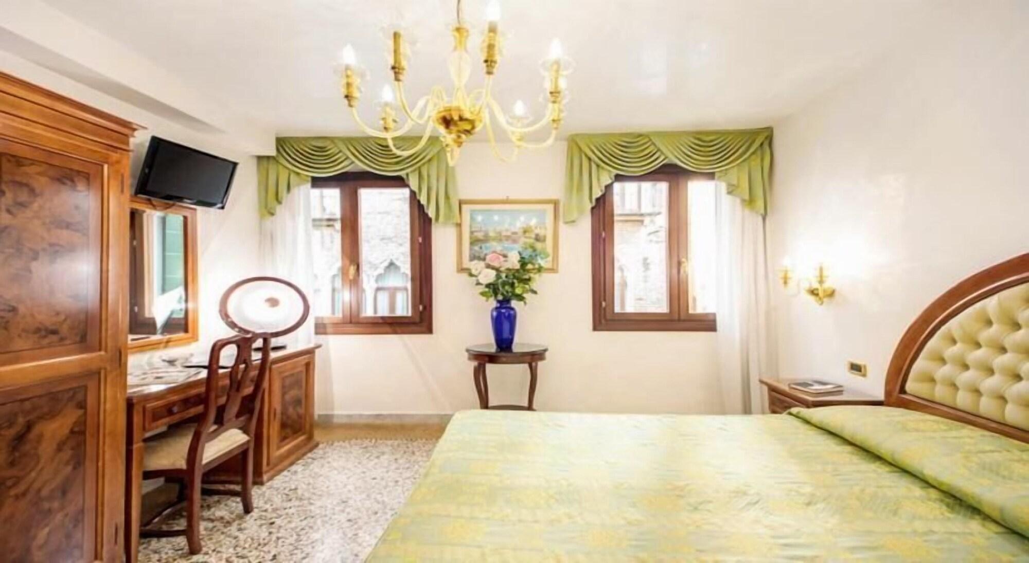 Antica Casa Carettoni Hotel เวนิส ภายนอก รูปภาพ
