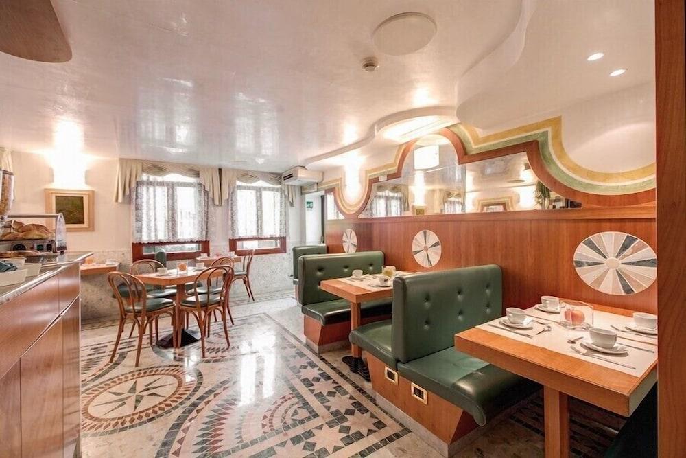 Antica Casa Carettoni Hotel เวนิส ภายนอก รูปภาพ