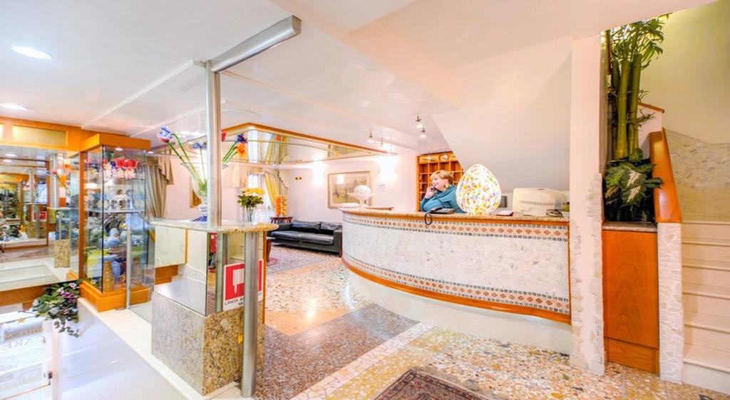 Antica Casa Carettoni Hotel เวนิส ภายนอก รูปภาพ