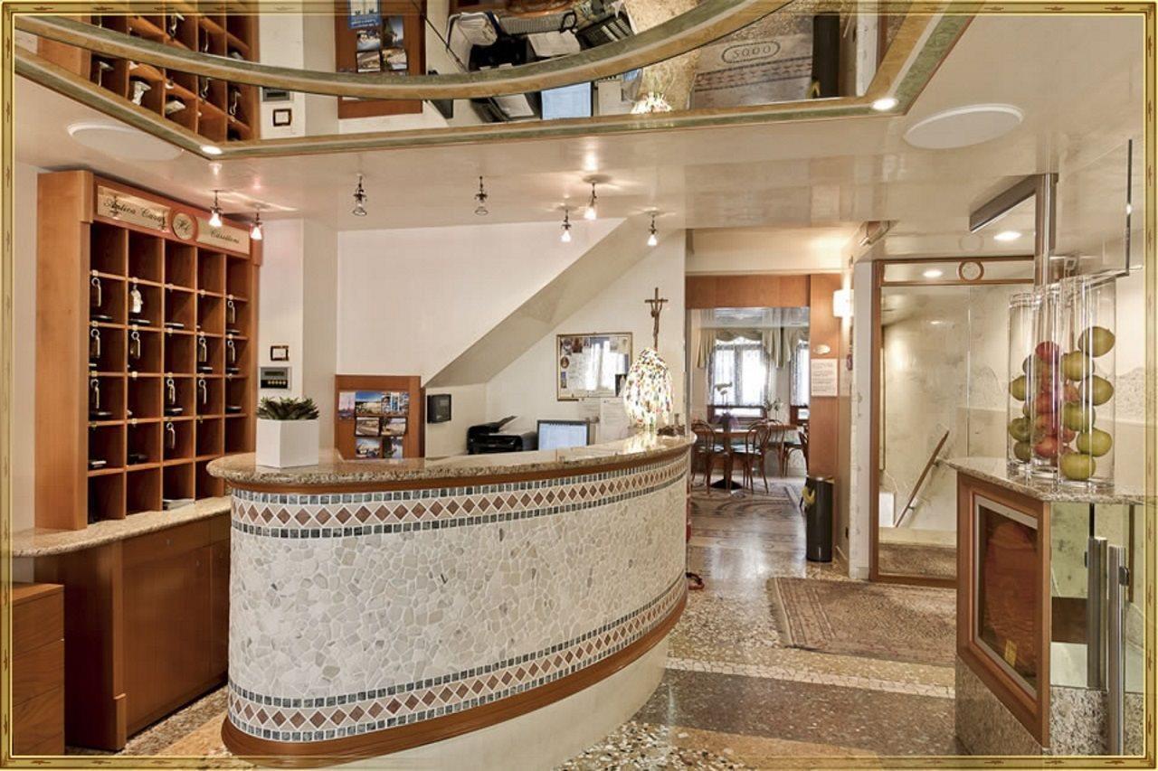 Antica Casa Carettoni Hotel เวนิส ภายนอก รูปภาพ
