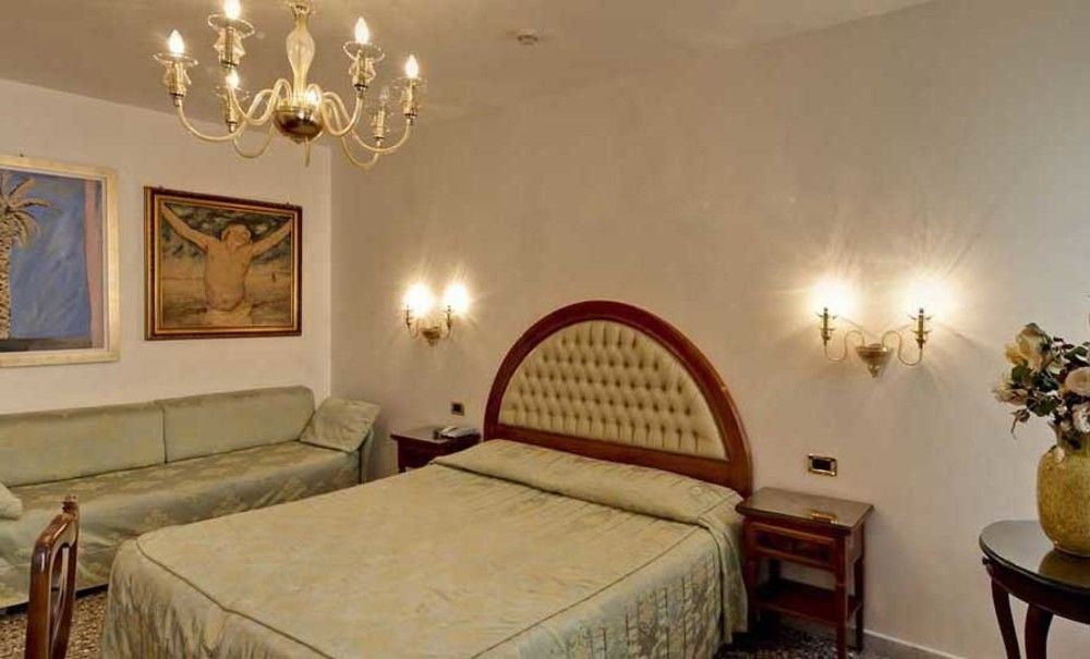 Antica Casa Carettoni Hotel เวนิส ภายนอก รูปภาพ