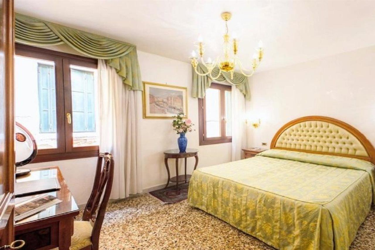 Antica Casa Carettoni Hotel เวนิส ภายนอก รูปภาพ
